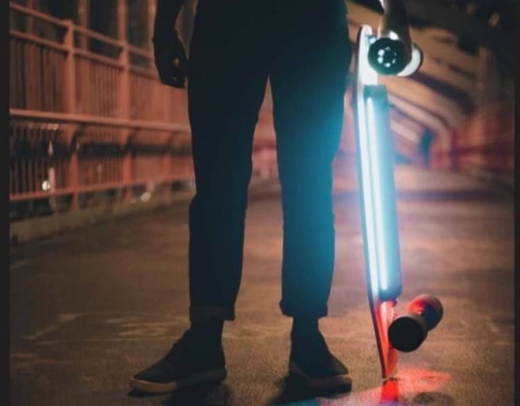 Xiaomi представила электроскейтборд Acton Smart Electric Skateboard